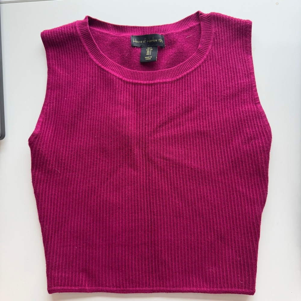 HOUSE OF HARLOW | SLEEVELESS RIBBED MAGENTA STRETCH KNIT CROP TOP SIZE SMALL